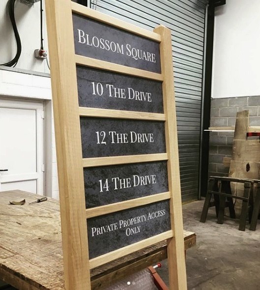 Include Oak Frame